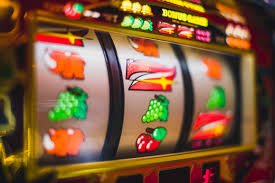 Lightning Baccarat live table showing multiplier display and card dealing at vegas88 login